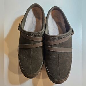 Easy Spirit Brown Mules Comfortable Slip-On Design